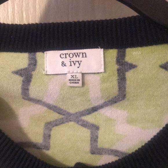 Sz: XL Crown & Ivy Beautifully patterned and colored sweater - Picture 3 of 4